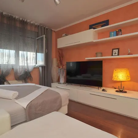 Four Winds Apartment